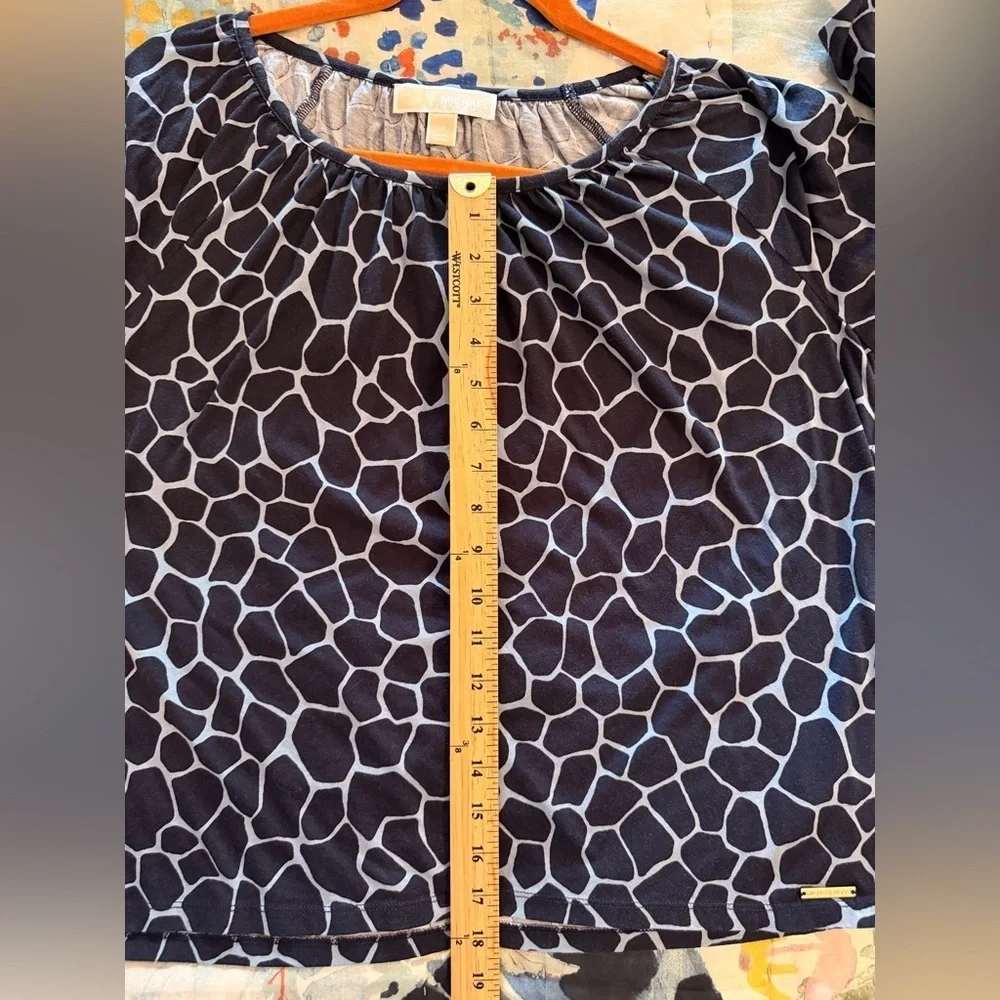 MICHAEL KORS M Navy Pale Blue Giraffe Print 3/4 Sleeve Top